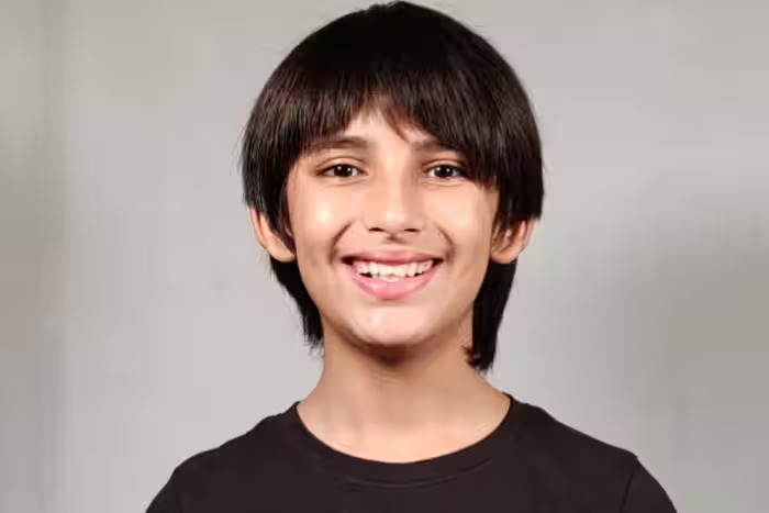 বিহারের ভোজপুর শহরের ছেলে অজিঙ্ক্য। বয়সের তুলনায় তার পরিণত অভিনয় দক্ষতায় দর্শক মুগ্ধ। ছোট্ট ভূমিকাতেই যে কীভাবে আবেগ তৈরি করা যায়, তা দেখিয়ে দিয়েছে সে।